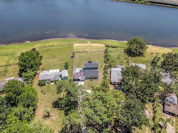 4th image of 8300 Honolulu Dr