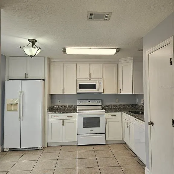 2321 Water View Loop — Photo 2