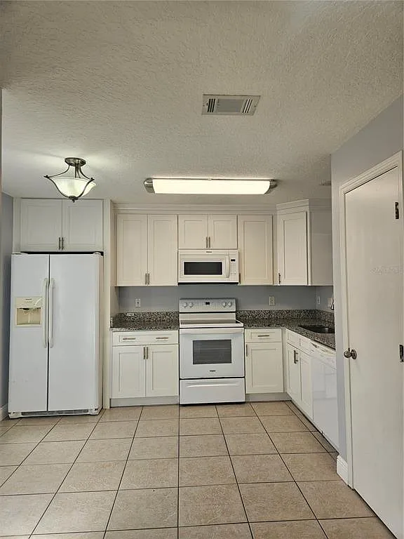 Building Photo - 2321 Water View Loop