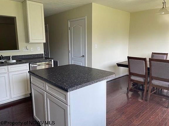 5th image of 110 Auburn Dr