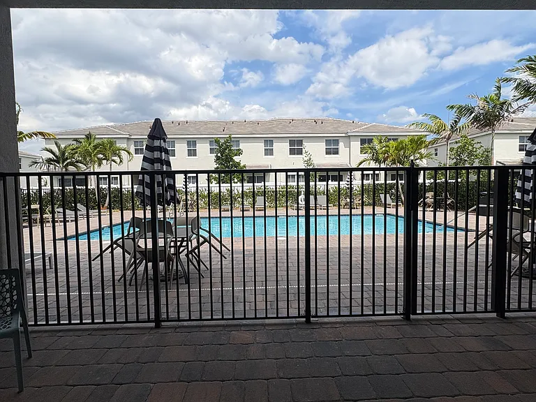 135 SW 171st Ln #135 — Photo 4