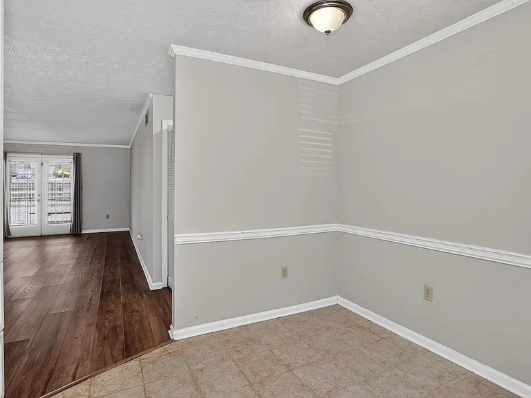 104 Montclair Dr — Photo 27