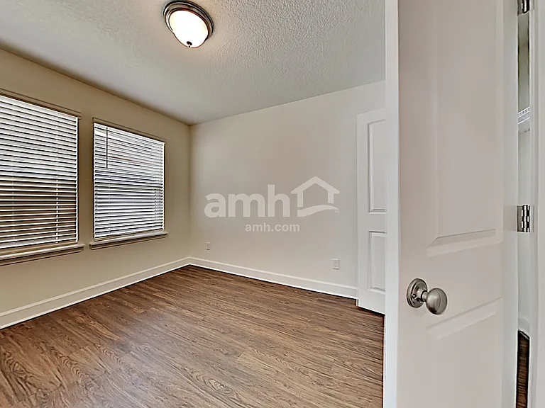 398 Sandstone Dr — Photo 23