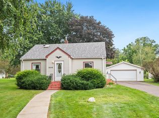 2648 Stillwater Rd E, Maplewood, MN 55119