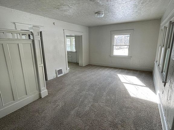 3rd image of 523 Edgewood Ave
