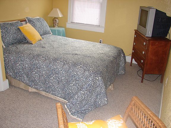 Bedroom 3 w/Queen Bed
