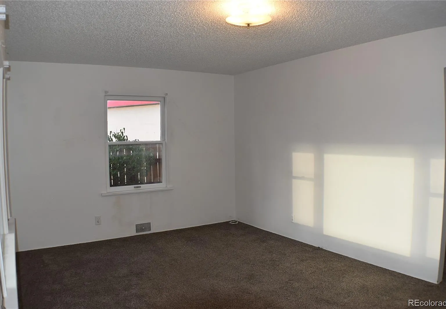 2 bed, 1.0 bath, 944 sqft, $1,450 — Photo 3