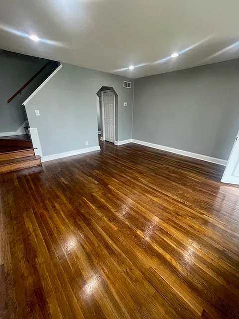 1606 S Ellamont St — Photo 2
