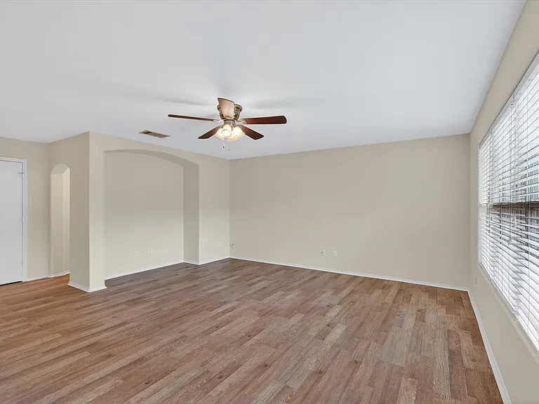 7401 Cowhand Ct — Photo 4