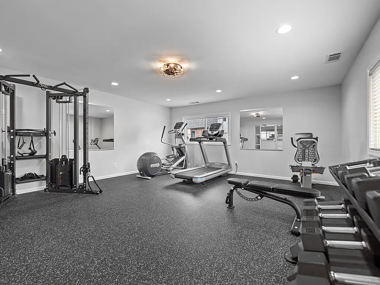 Fox Run Apartments — Photo 21