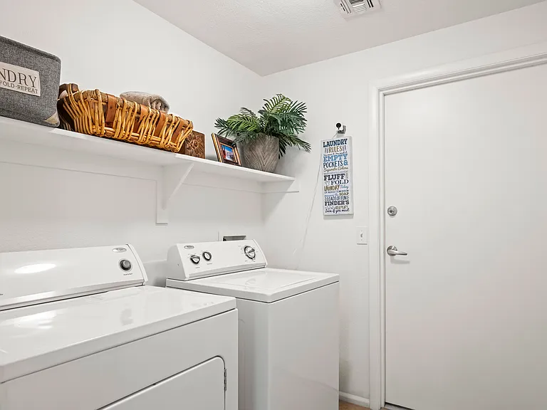 CASSIA LAUNDRY ROOM