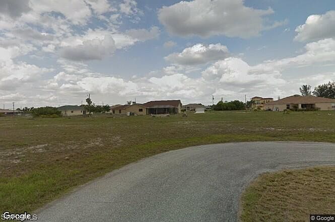 1st image of 227 NW 14th Pl