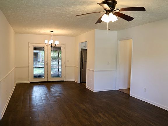 3rd image of 710 Farish St