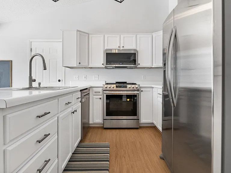 318 E Spyglass Dr — Photo 11