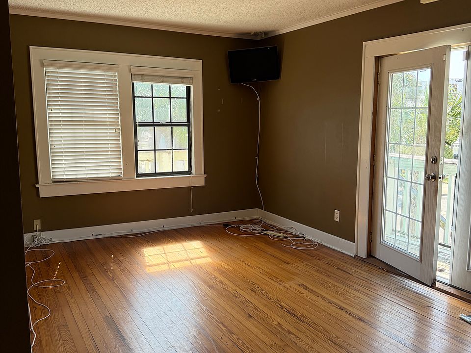 1st image of 135 5th Ave N Floor 2