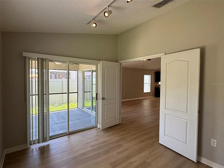 10405 Summer Azure Dr — Photo 15
