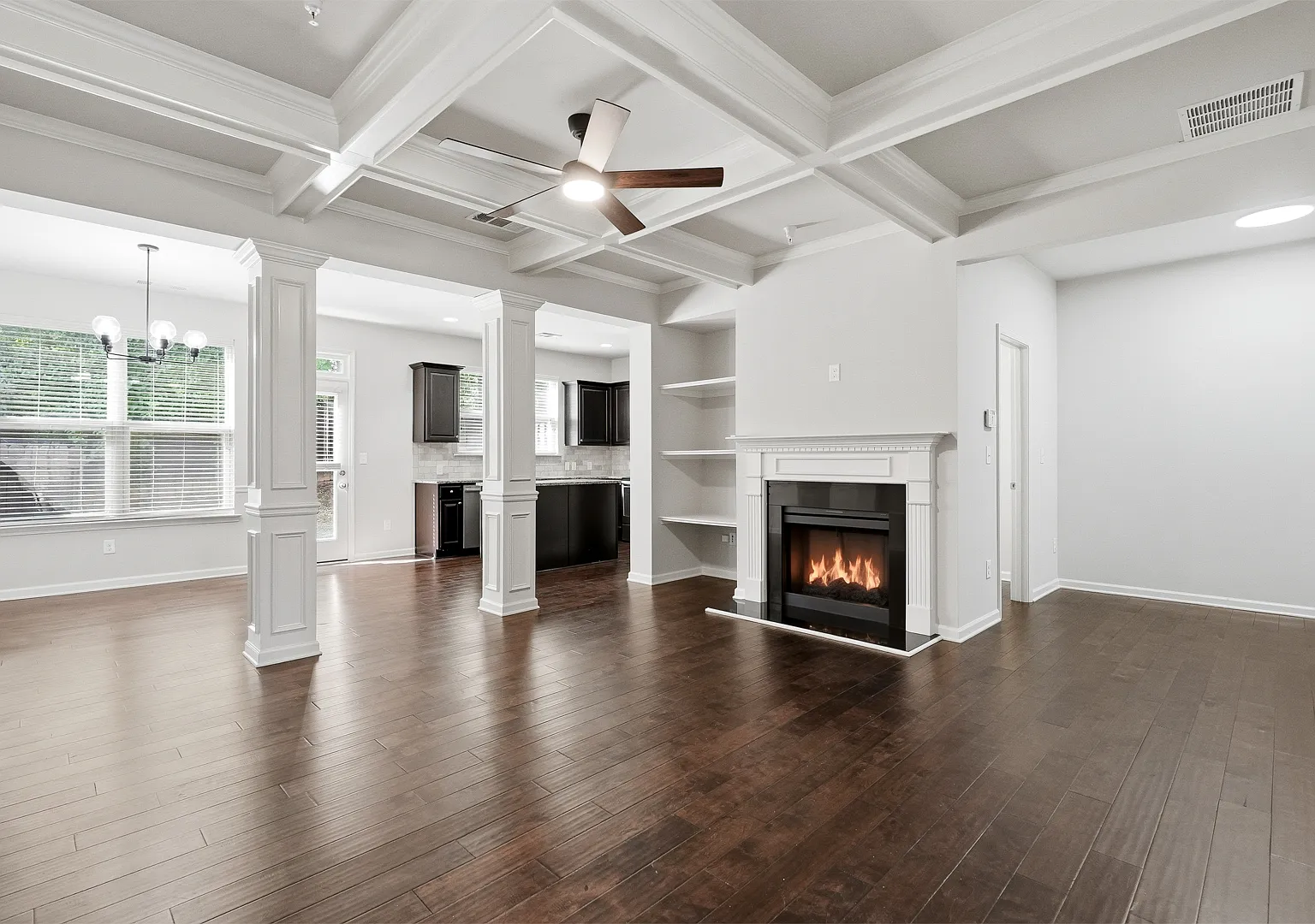 3 bed, 2.5 bath, 1921 sqft, $2,399 — Photo 4