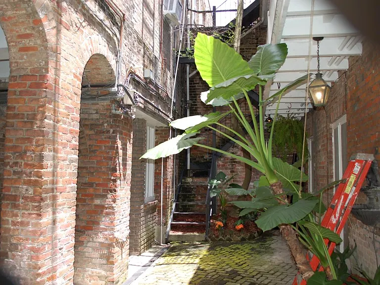 Courtyard Left