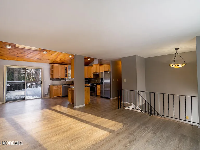 315 Beverly Way — Photo 9