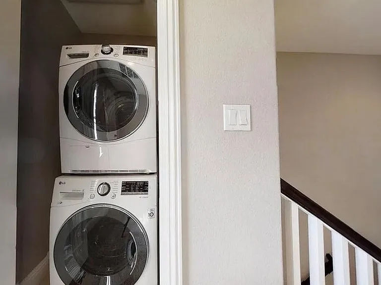 1260 Detroit Ave #5 — Photo 8