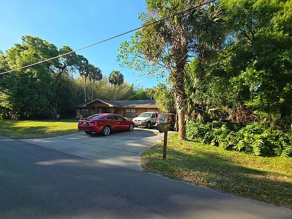 4th image of 300 SW 21st St