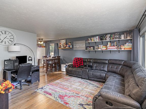 4th image of 2834 Lois St