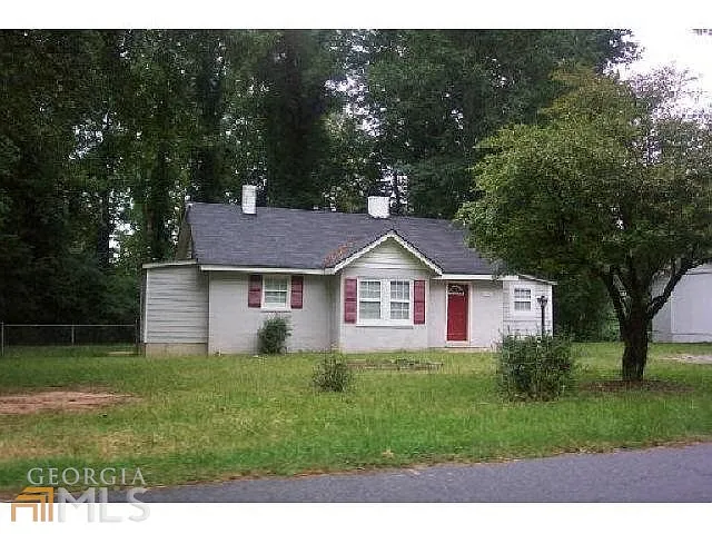 1579 W Poplar St photo 1