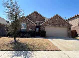 1528 Zebra Finch Dr, Little Elm, TX 75068