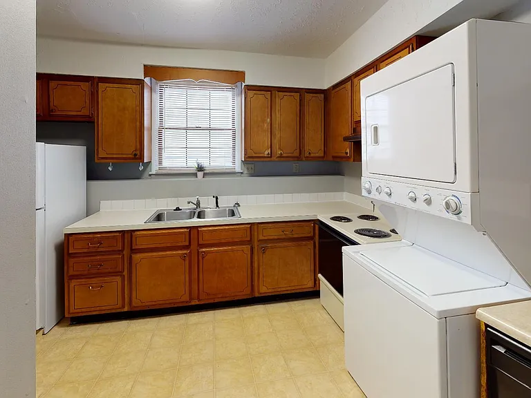 1102 Ohio St #1 — Photo 17