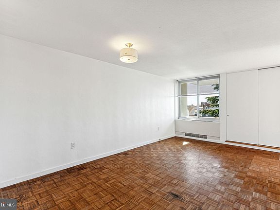 5th image of 604 S Washington Sq APT 409