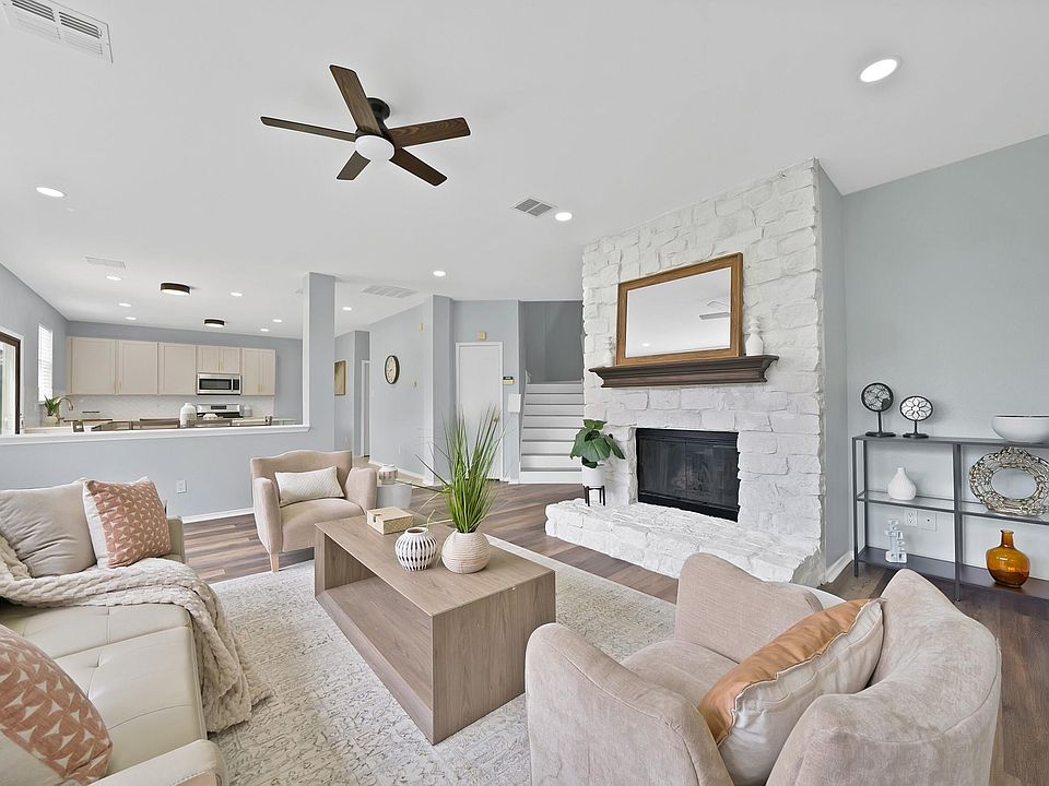 1st image of 137 Heritage Dr