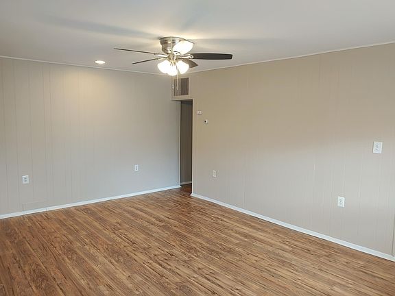 4th image of 819 Belmont Ave APT A