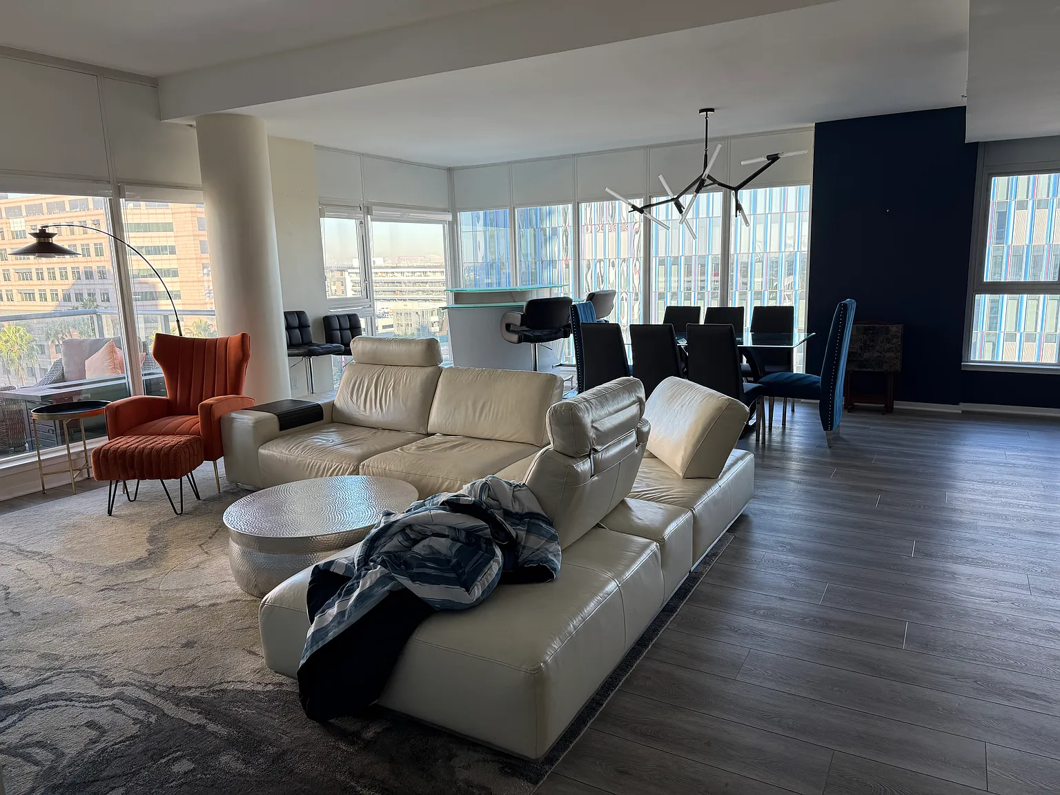400 W Ocean Blvd — Photo 4