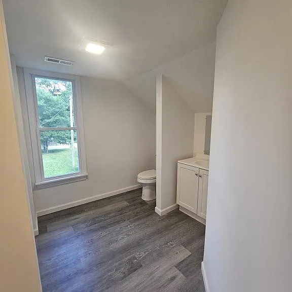 325 S Elm St — Photo 16