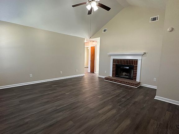 4th image of 3520 Stafford Dr