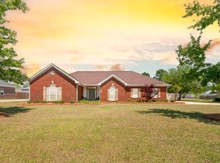 118 Huntington Dr, Headland, AL 36345