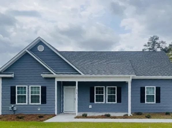 216 W Charity Road, Rose Hill, NC 28458