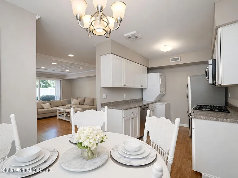 10 Pratt Ct — Photo 19