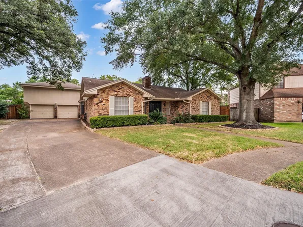 8043 Zimmermann Dr, Houston, TX 77088