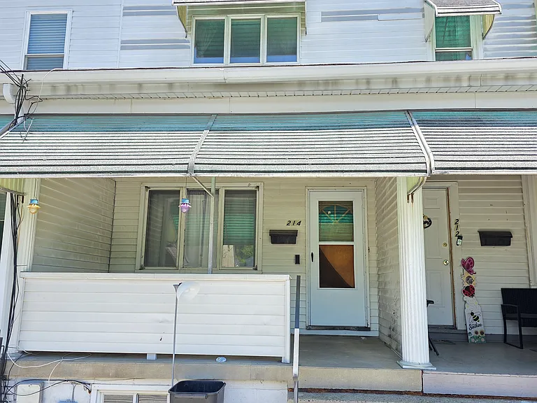 214 Wright St — Photo 1