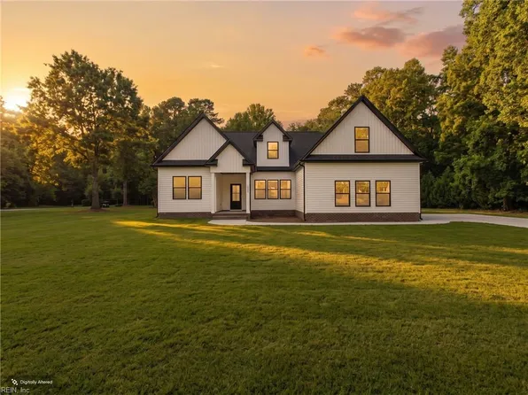 917 Maggie Ln, Elizabeth City, NC 27909