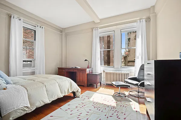 Sold by Sotheby's International Realty | media 6