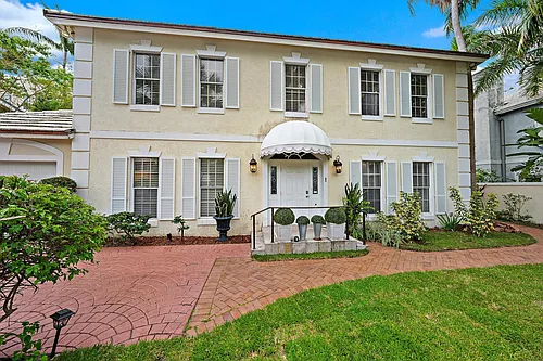 230 Park Ave Photo 1