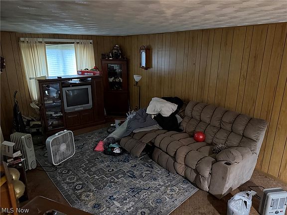 4th image of 1524 3rd St SE
