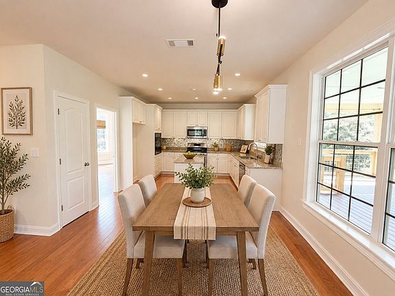 3rd image of 638 Glen Valley Way
