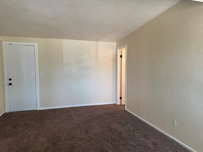18062 Eucalyptus Rd — Photo 6