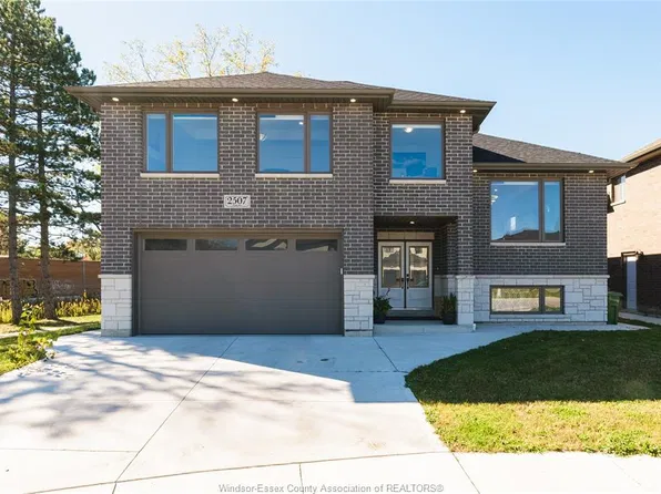 2507 Roxborough Blvd, Windsor, ON N9E 2Z8