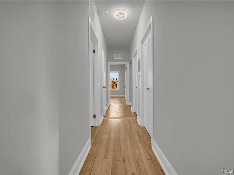 1502 Virginia Park St — Photo 11