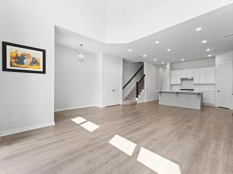 16514 Lake Austin St — Photo 6