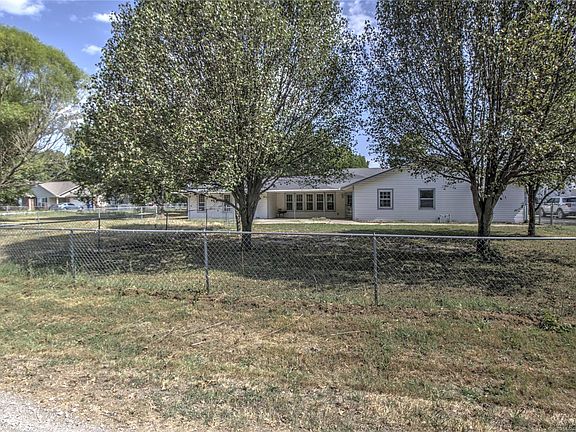 3rd image of 710 W Ironman Ave